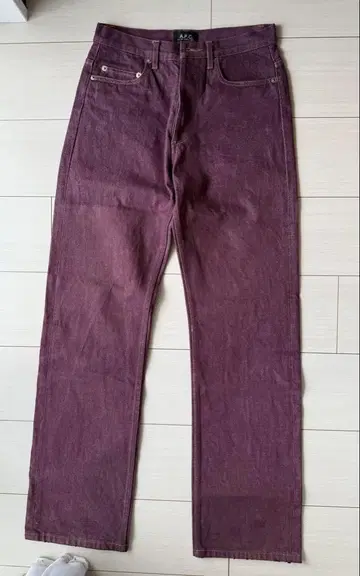 A.P.C. 버건디 데님 28