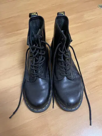Dr. Martens 부츠