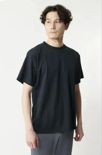 리라이브 라운드넥 블랙 LL 사이즈