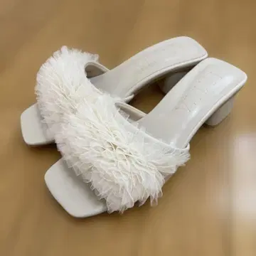 yumi 콜라보 비비안 컬렉션 튤 샌들