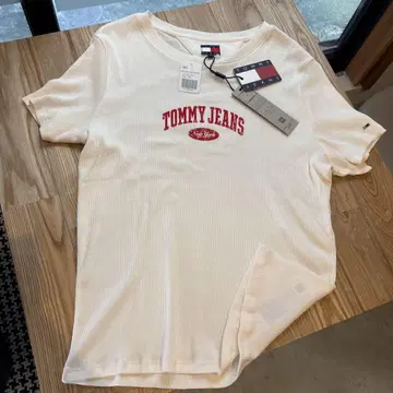 새상품 TOMMYJEANS 티셔츠 T셔츠