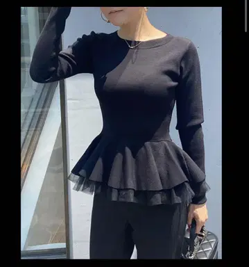 JENNE 옷 갈아입기 튤 포함 페플럼 니트 블랙