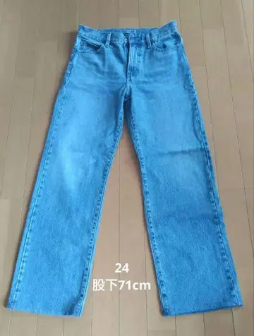 유니클로 여성용 청바지 24