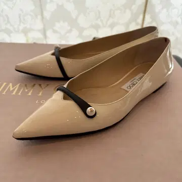 JIMMY CHOO 베이지 플랫슈즈