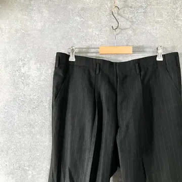 슬랙스 블랙 스트라이프 DEPONIRT 후크 원턱 스트레이트