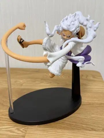 MONKEY.D.LUFFY GEAR 5 피규어