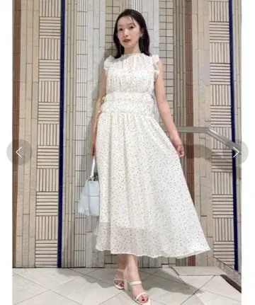 SNIDEL 쉬폰 개더 민소매 원피스