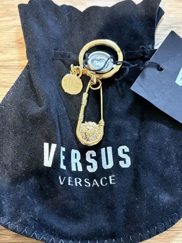 [미사용품] VERSUS 키링
