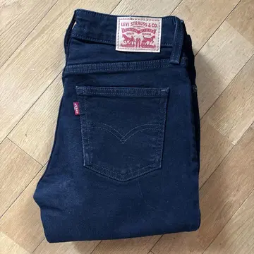 Levi's 블랙 부츠컷 데님 25