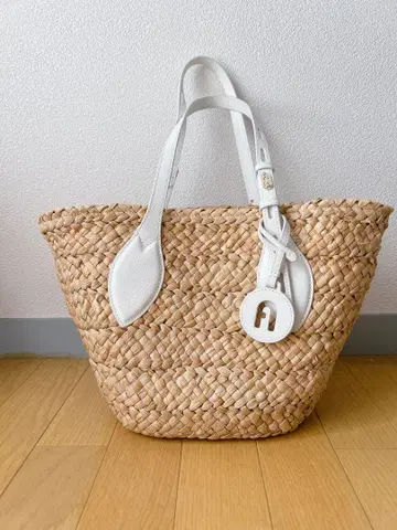 FURLA 바스켓백 내추럴/화이트