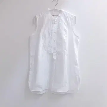 [컨디션 최상] 마카피 투모로우랜드 핀턱 블라우스 슬리브리스 셔츠