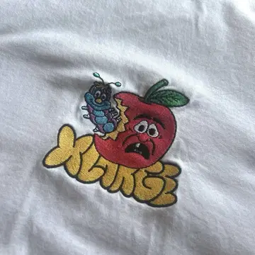 XLARGE 빨간 사과 자수 티셔츠 M 사이즈