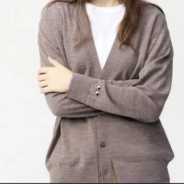 유니클로 x 아냐 하인드마치 메리노 오버사이즈 V넥 가디건