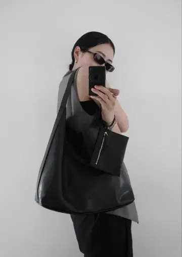 ROH SEOUL PULPY HOBO BAG