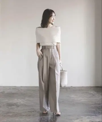 NOBLE 페이퍼 얀 오프숄 풀오버