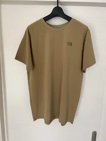 The North Face 베이지 티셔츠 폴리에스테르
