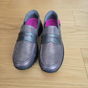 미사용 새상품 슈퍼레이디 로퍼 신발 반짝이는 플래티넘 브라운 24cm