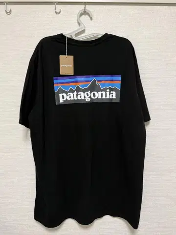 patagonia 블랙 로고 티셔츠