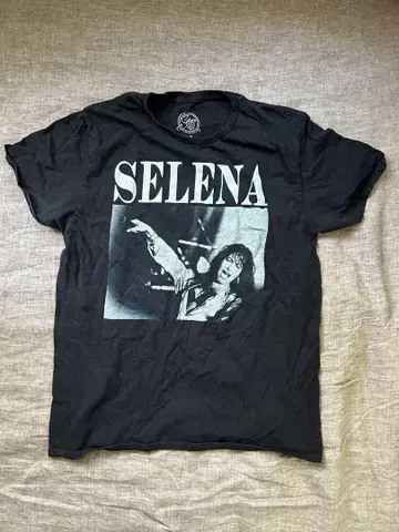 SELENA 프린트 티셔츠 L 사이즈 블랙