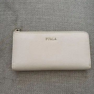 FURLA 화이트 장지갑 지갑