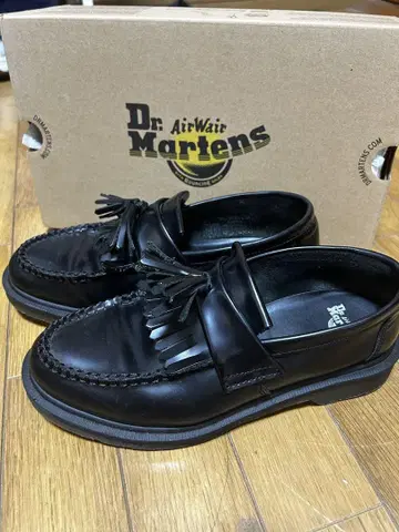 Dr. Martens 태슬 로퍼 Adrian 블랙