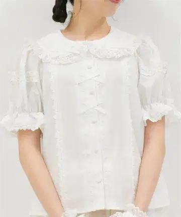 토션 레이스 둥근 카라 반팔 블라우스 화이트