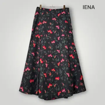 새상품급 [IENA] 깔끔 플라워 프린트 패널 롱 플레어 스커트 일본제