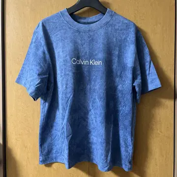 Calvin Klein 티셔츠
