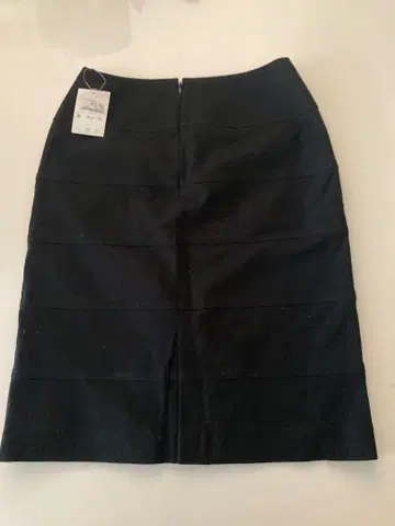 FIGNO 블랙 타이트 스커트 무릎 기장