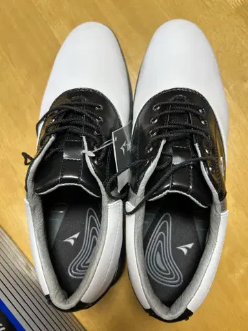 새상품 고집파 브리지스톤 투어 스테이지 SHTX2T 26.5cm 3E