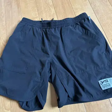 ATHLETA DENHAM 블랙 숏팬츠