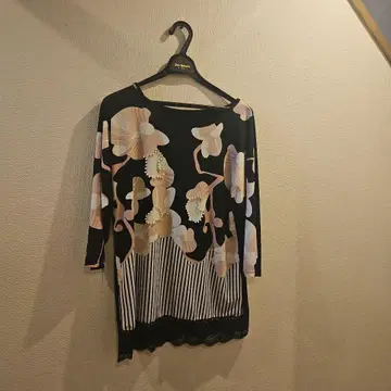 꽃무늬 오부 소매 튜닉