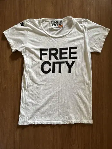 FREE CITY 화이트 T셔츠