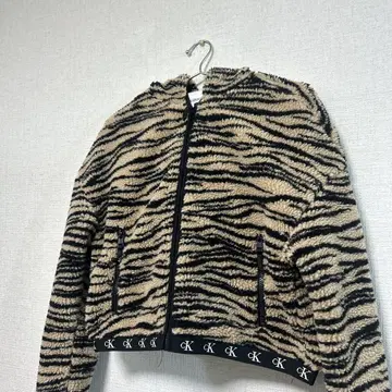 calvin klein 레오파드 무늬 플리스 자켓 캘빈클라인