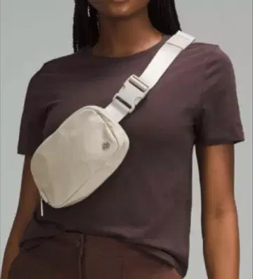 lululemon Everywhere Belt Bag 1L 아이보리