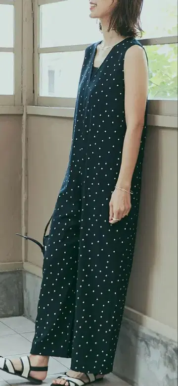 어반 리서치 도어즈 린넨 레이온 도트 올인원