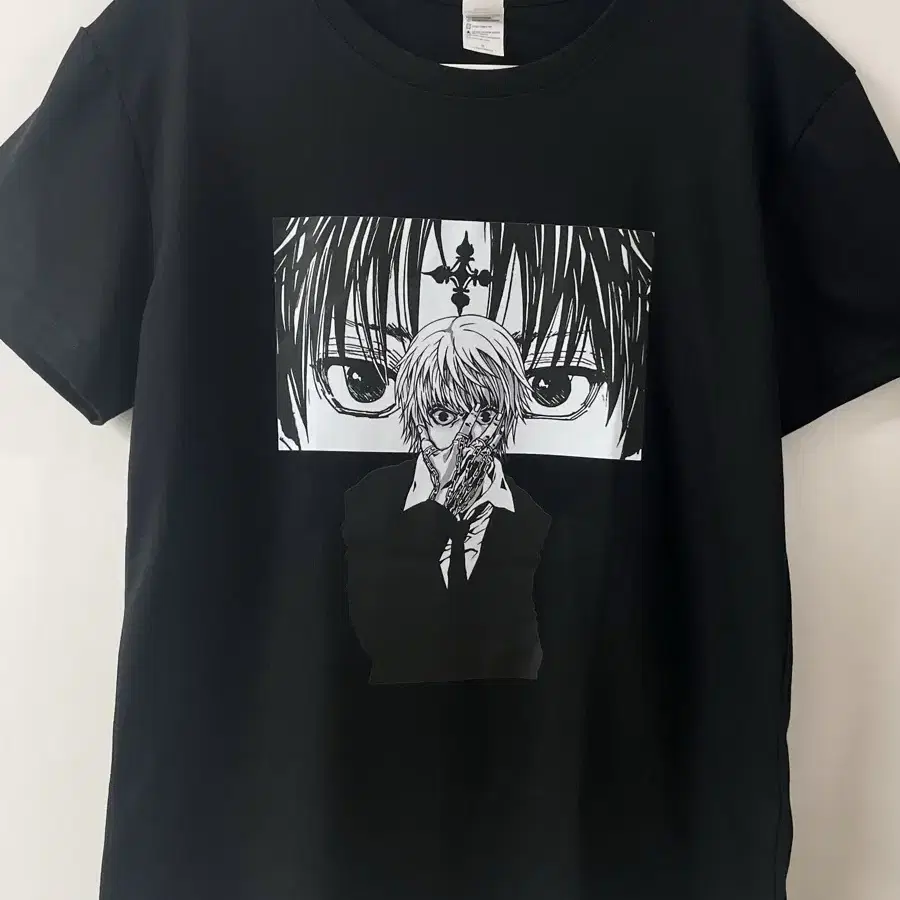 Helene Paris No IC Print Half T-shirt (Price negotiable on