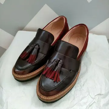[Clarks 클락스] 여성용 태슬 로퍼 가죽 신발 (보르도)