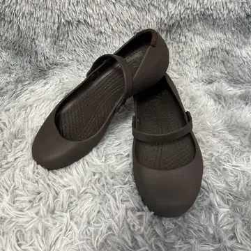 [컨디션 최상] crocs 앨리스 워크 W8 24cm 브라운 단종품