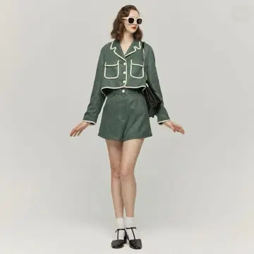 트웬티스 Tnewties 속눈썹을 붙이고