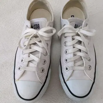 CONVERSE ALL STAR 화이트 가죽 스니커즈