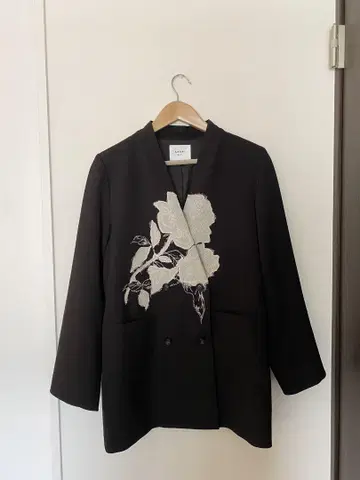 [미사용 새상품] AMERI ROSE EMBROIDERY JACKET S