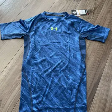 가격 인하 OK 새상품 Under Armour T셔츠 SQD SM