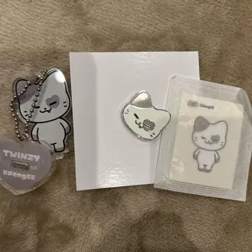 TWINZY KKengEE 핀배지 배지 씰 스티커