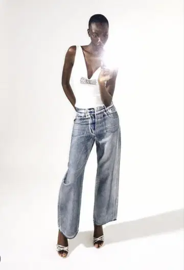 ZARA TRF 미드 라이즈 포일 데님 팬츠 34
