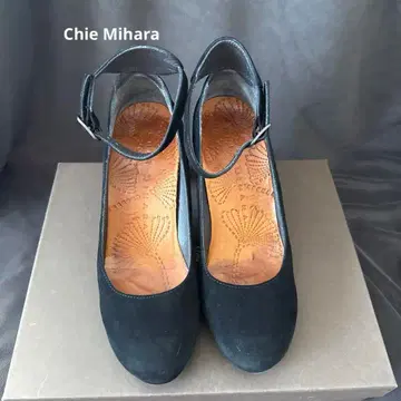 치에미하라 펌프스 스웨이드 블랙 351/2