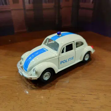 토미카 단디 Volkswagen Beetle 순찰차 사양