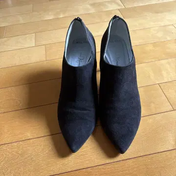 블랙 스웨이드 스틸레토 부티