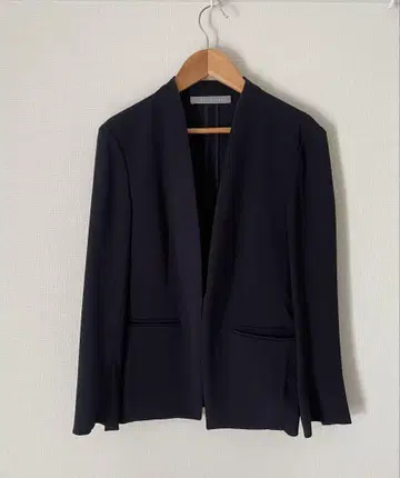 theory luxe 네이비 노카라 자켓 038