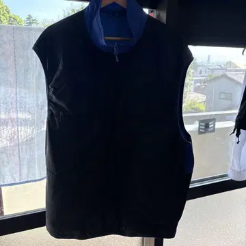 TECH REVERSIBLE PULLOVER PUFF VEST